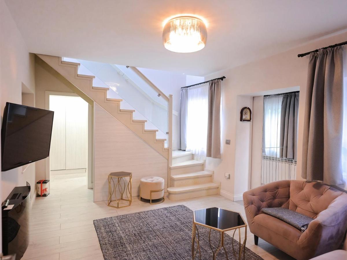 Ase Premium House Villa ซูชาวา ภายนอก รูปภาพ