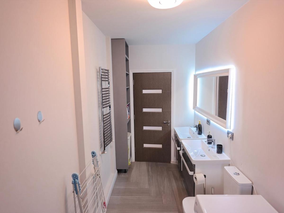 Ase Premium House Villa ซูชาวา ภายนอก รูปภาพ
